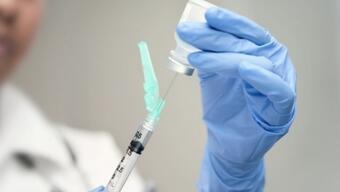 Uğur Şahin duyurdu: Pfizer-BioNTech’in Omicron aşısı ertelendi