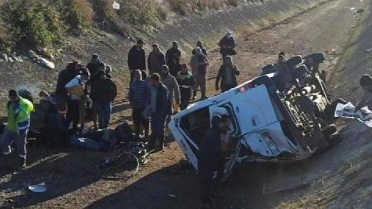 Adana’da tarım işçilerini taşıyan minibüs kanala devrildi: 1 ölü, 10 yaralı