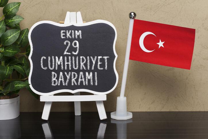 29 Ekim resmi tatil mi? 29 Ekim 2023 Pazar Cumhuriyet Bayramı resmi tatil mi?