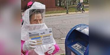102 yaşındaki ABD’li Bea Lumpkin postayla başkanlık seçimi oyunu kullandı