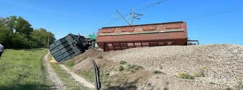 Kırım'da tahıl yüklü trenin vagonları raydan çıktı