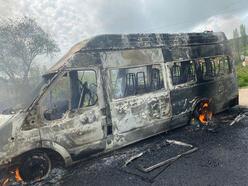 Amasya'da yanan minibüsteki çocuklar büyük tehlike atlattı