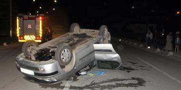 Karaman'da iki otomobilin çarpıştığı kazadan sonra sürücülerden biri kaçtı: 6 yaralı