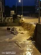 Mersin'de yağmur etkili oldu, onlarca araç sular içinde kaldı