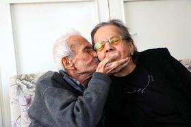 65 yıldır bitmeyen aşk! 'En uzun süredir evli çift' unvanına sahipler