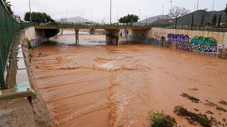 İspanya'da sel felaketi: Okullar tatil edildi