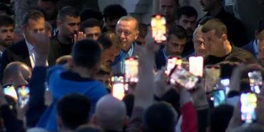 Cumhurbaşkanı Erdoğan'a vatandaşlardan yoğun ilgi