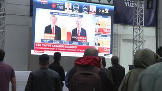AK Parti İstanbul İl Başkanlığı önünde hareketlilik