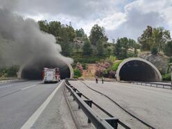 İzmir'deki Bayraklı Tüneli'nde TIR'da yangın