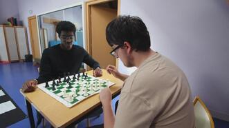Fransa’da otizme karşı satranç terapisi