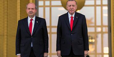 Ersin Tatar'dan Cumhurbaşkanı Erdoğan'a tebrik telefonu