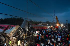 Hindistan'daki tren kazasına 'sinyal hatası' yol açmış olabilir
