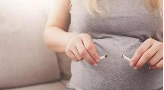 Doğum yapan ve emziren kadınlar sigarayı 14 ay bırakıyor