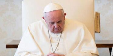 Katoliklerin ruhani lideri Papa Francis hastaneye kaldırıldı