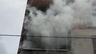 Arnavutköy’de korkutan yangın: Vatandaşlar hortum ve kovayla yangını söndürmeye çalıştı