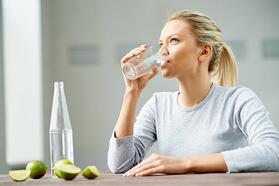 Bu içme sularını sakın almayın! Bağırsak kanserine neden oluyor