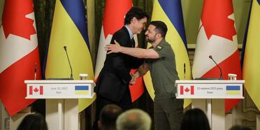 Zelenski ve Trudeau Kiev’de bir araya geldi