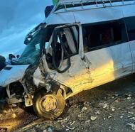 Van'da minibüs ile kamyon çarpıştı: 1 ölü, 7 yaralı