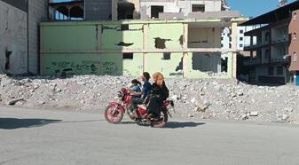 Gaziantep'te motosiklette 4 kişilik ailenin tehlikeli yolculuğu