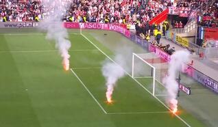 Ajax-Feyenoord maçı yarıda kaldı