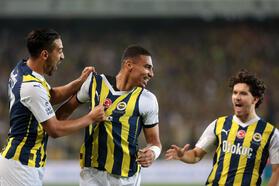 Fenerbahçe 4 golle Başakşehir'i dağıttı