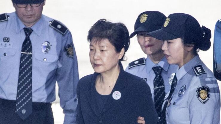 5 yıldır cezaevinde bulunan eski Cumhurbaşkanı Park serbest bırakıldı