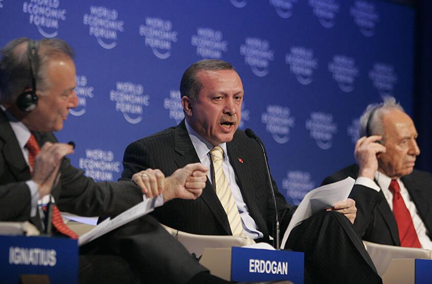 Erdoğan ile Peres arasında sert tartışma