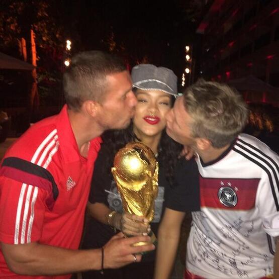 Rihanna Dünya Kupası'nda tarih yazdı!