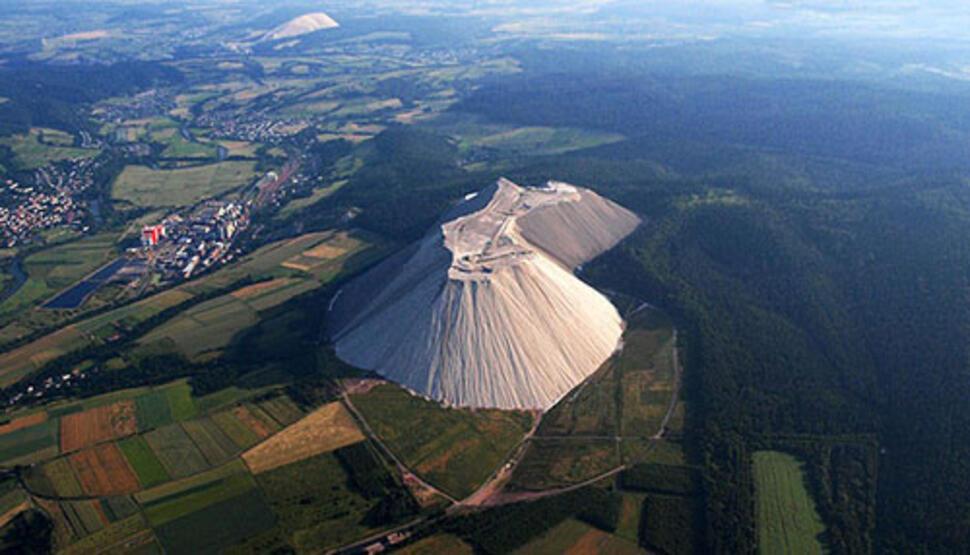 Saatte 900 ton büyüyen tuz dağı