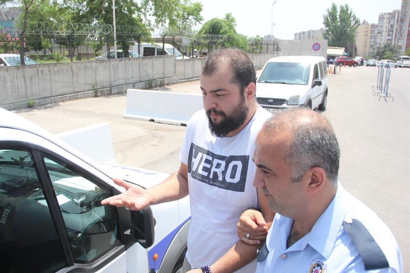 'Hero' tişörtlü öğrenciye sınav çıkışı gözaltı