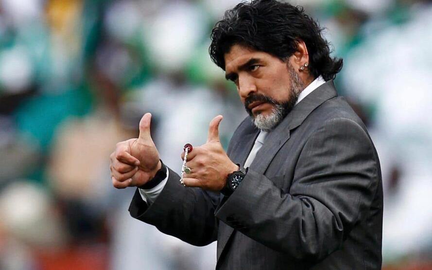 Futbol efsanesi Maradona televizyon yorumcusu oldu