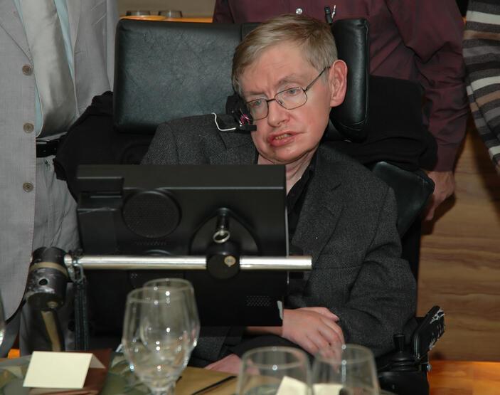 Stephen Hawking'in korkutan kehanetleri: Dünyanın sonu yaklaşıyor