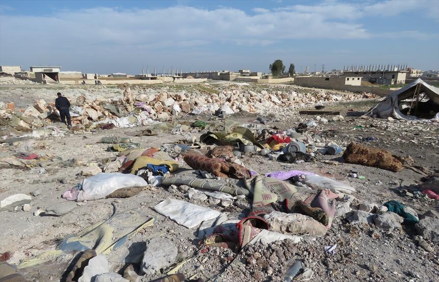 İdlib'deki sığınmacı kampına hava saldırısı: 10 ölü 