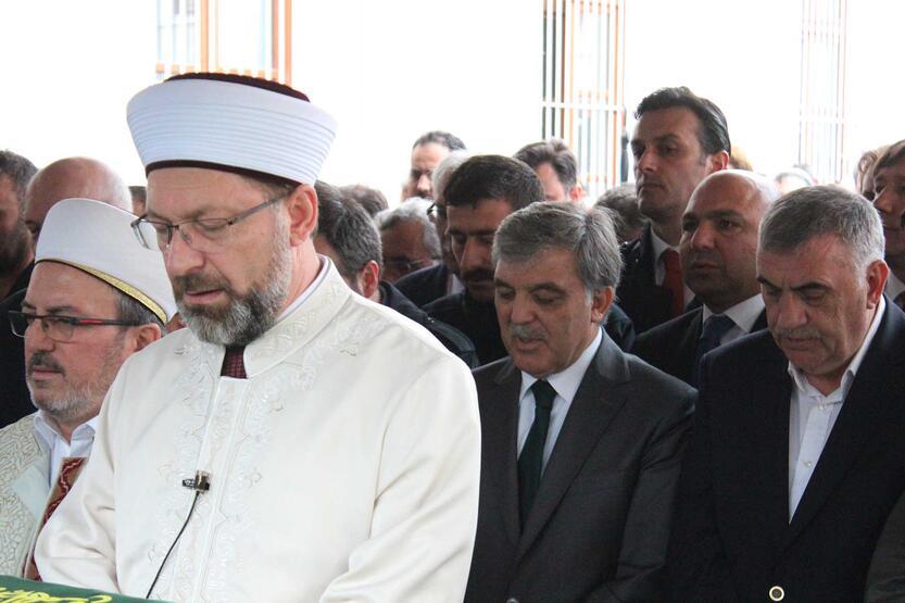 Cenazede Abdullah Gül'e tepki