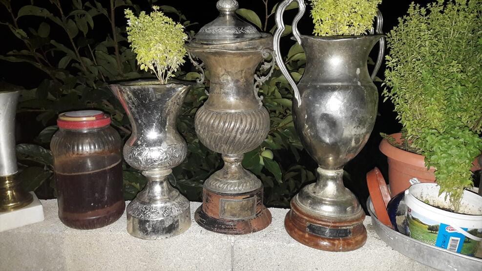 Denizlispor'un kupaları çöpten çıktı