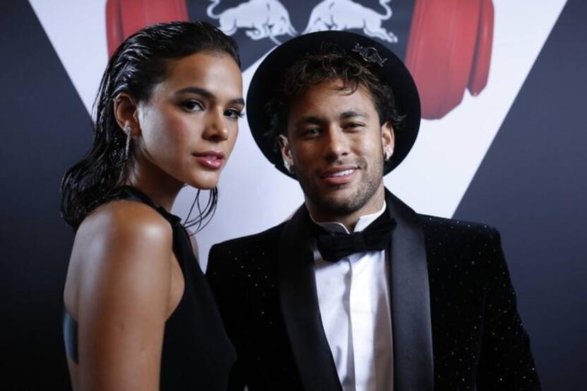 Son dakika Neymar ve kız arkadaşı Bruna Marquezine ayrıldı - Futbol  Haberleri