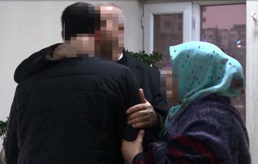 Diyarbakır annelerinin eyleminden etkilenerek teslim olan terörist ailesiyle buluştu