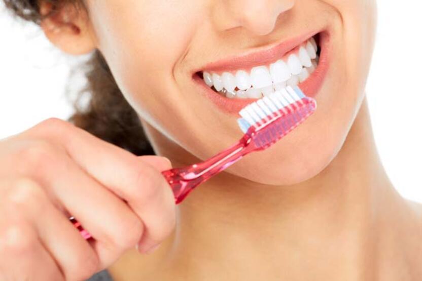 Koronavirüse karşı dezenfektan kadar etkili! Evden çıkmadan önce dişlerinizi fırçalayın