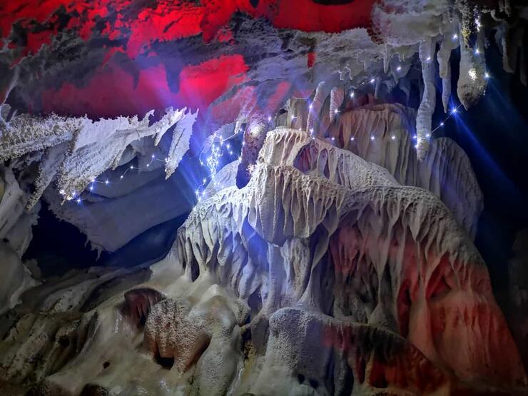 Dağcılar, Sümbül Dağı'nda 2 yıl önce keşfetikleri mağarayı gezdi