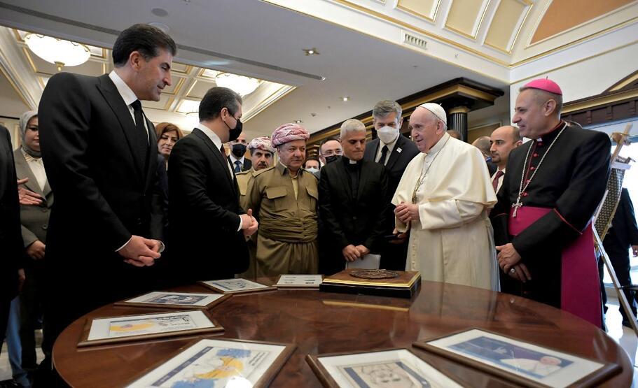 Papa'nın tarihi Irak ziyareti için bastırılan pulda harita skandalı