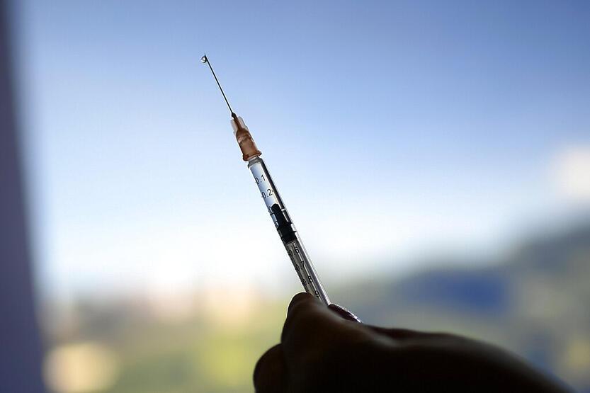 Dünyada Omicron alarmı: Uğur Şahin'den flaş aşı açıklaması