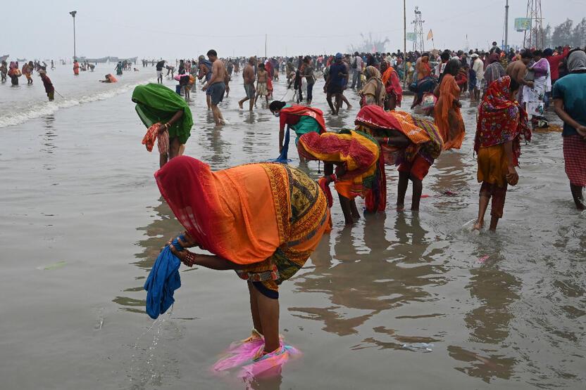 Hindistan'da Magh Mela Festivali koronaya rağmen iptal edilmedi