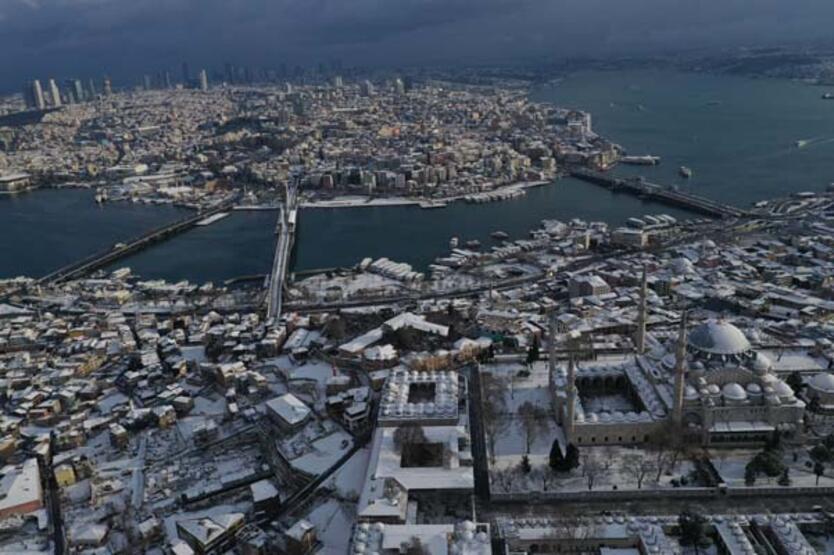 SON DAKİKA: İstanbul beyaza büründü
