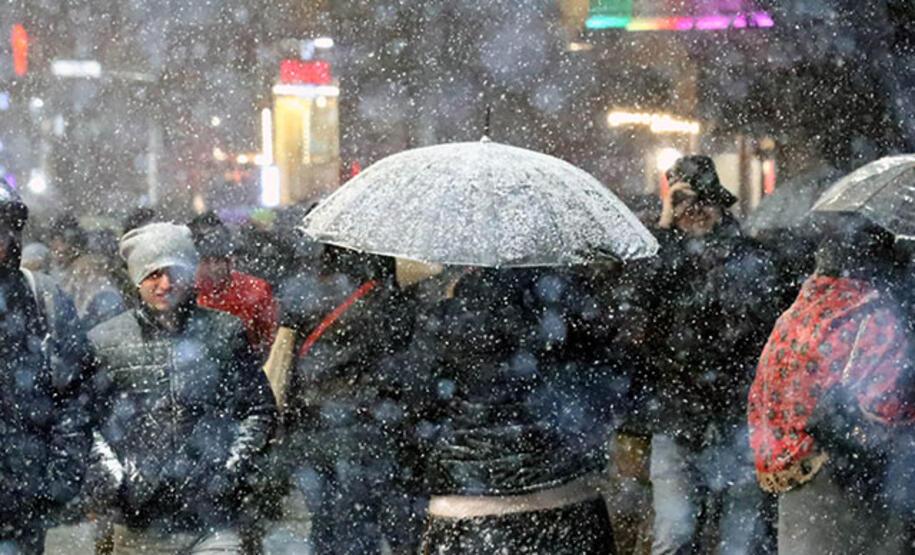 Yoğun kar yağışı Türkiye'yi terk etmiyor: 32 kentte alarm verildi