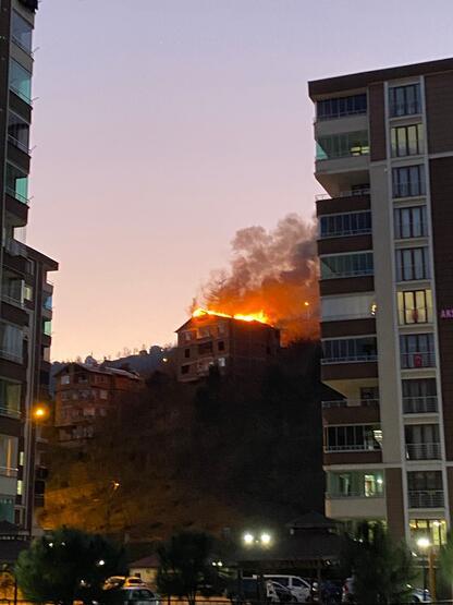 Trabzon'da çatı katında korkutan yangın