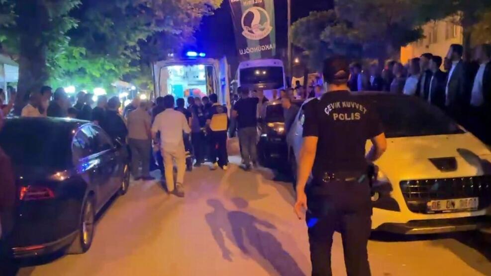 Cengiz Kurtoğlu konserinde silahlı kavga: 3 yaşında bebek yaralandı!