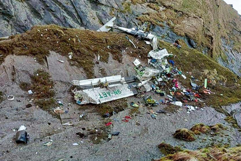Nepal'de kaybolan uçağın enkazı bulundu: 20 kişinin cesedine ulaşıldı
