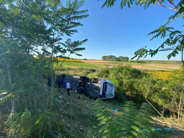 SON DAKİKA: Lüleburgaz'da yolcu otobüsü devrildi: İlk belirlemelere göre 6 kişi hayatını kaybetti, 25 kişi yaralandı