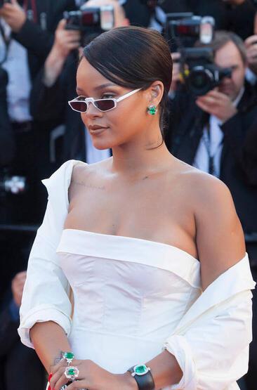 Rihanna, güzellik imparatorluğunu genişletiyor
