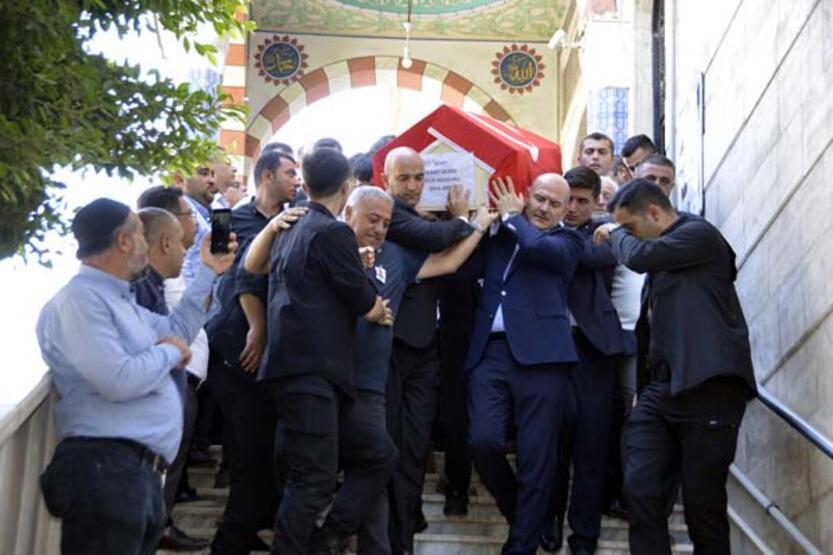 Polisevi saldırısında şehit olan polis memuru Sedat Gezer, son yolculuğuna uğurlandı 
